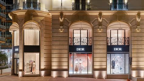 new boutiques in monaco.